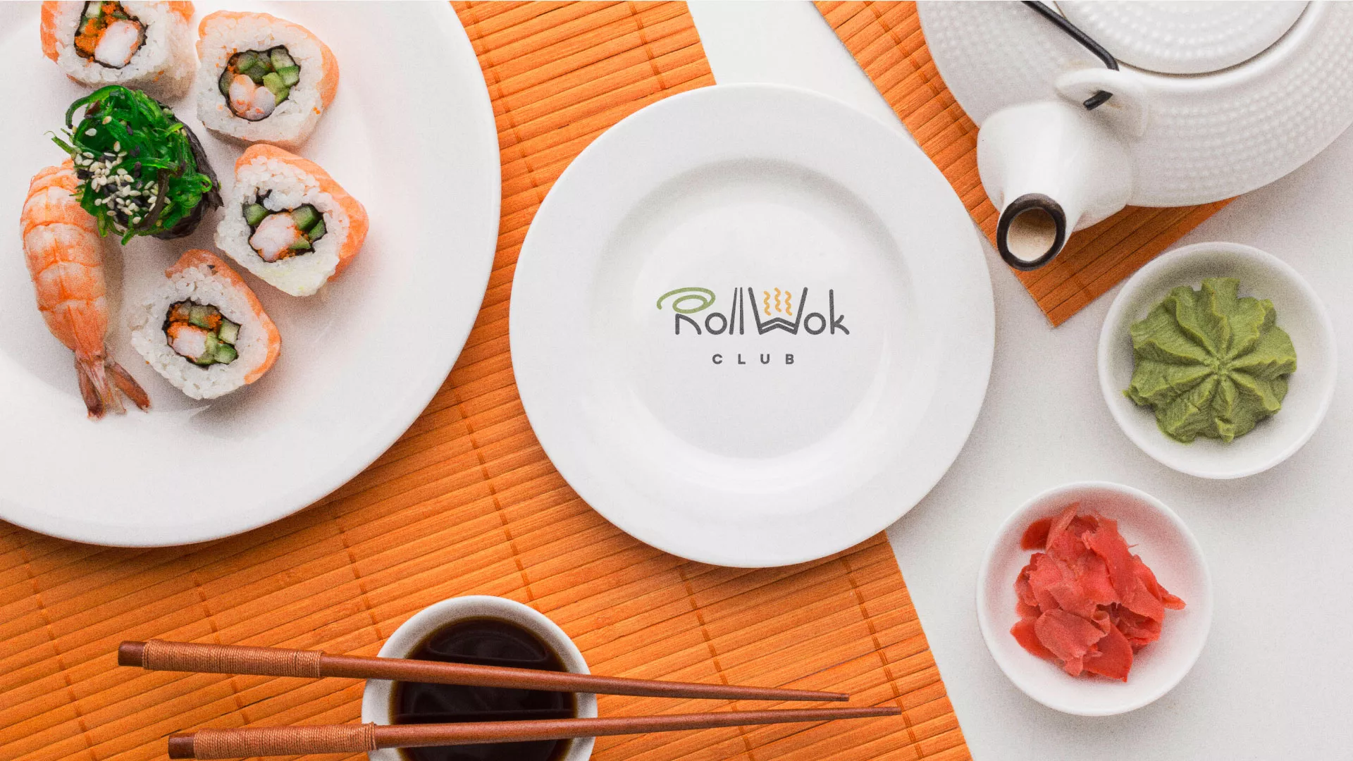 Разработка логотипа и фирменного стиля суши-бара «Roll Wok Club» в Полысаево
